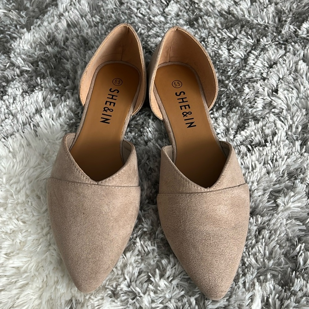 Beige/Tan Felt Flats size 5.5